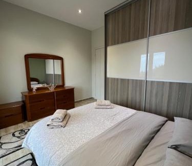 Pelasyia House | Pela Home