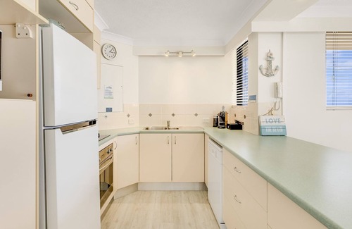 Tugun Apartment | Pelican Sands 401 - Absolute Beachfront - Min. 3 night stays!