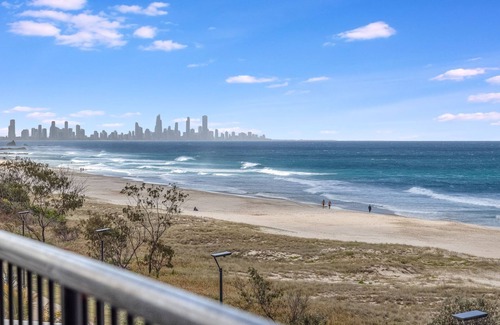 Tugun Apartment | Pelican Sands 401 - Absolute Beachfront - Min. 3 night stays!