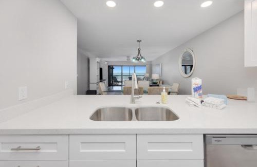 Sanibel Apartment | Pelicans Roost 303 condo