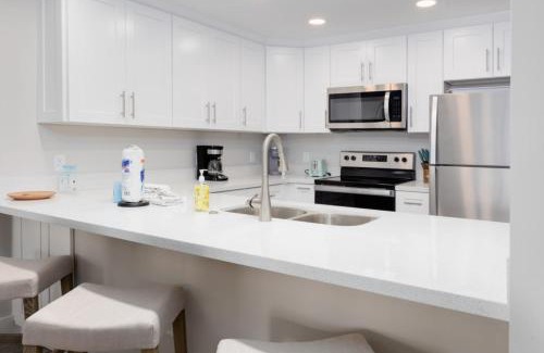 Sanibel Apartment | Pelicans Roost 303 condo