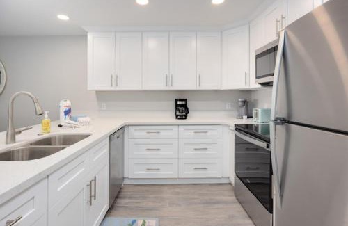 Sanibel Apartment | Pelicans Roost 303 condo