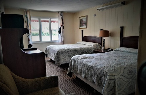 Catskill Hotel | Peloke's Motel