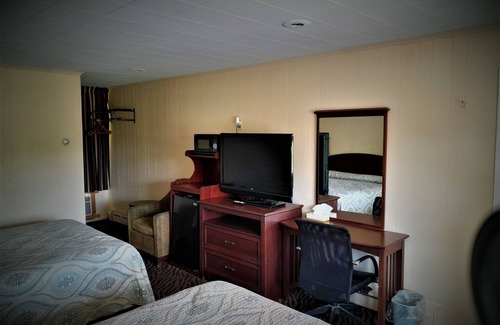 Catskill Hotel | Peloke's Motel