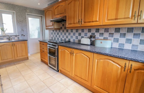 Brynteg House | PEN BRYN, with open fire in Benllech
