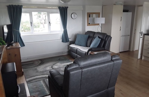 Llanon Cottage | Pen y Banc,peaceful & relaxing, coastal walks, beaches, near Aberaeron/New Quay