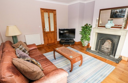 Wiseman's Bridge Cottage | PEN Y DAITH, pet friendly, character holiday cottage in Saundersfoot