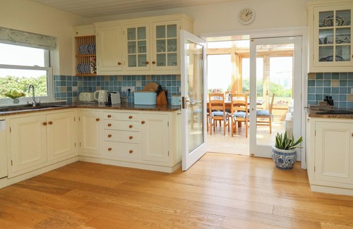 Aberporth Cottage | PEN Y GRAIG, luxury holiday cottage, with open fire in Aberporth
