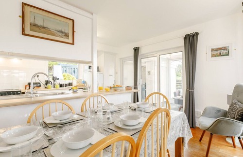 Polruan House | Pencarrow - Four Bedroom House, Sleeps 6