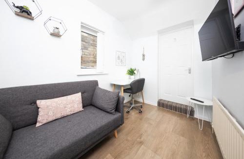 Long Itchington House | Pendicke Cottage, Southam