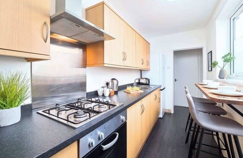Stoke-on-Trent House | Penkhull House Summar