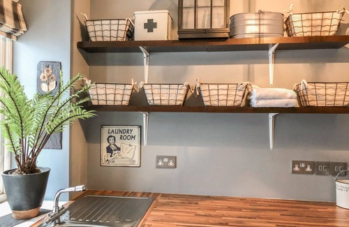 Launceston House | PENLAUREL, pet friendly, luxury holiday cottage in Launceston
