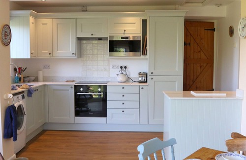 Newport Cottage | PENLLAIN, pet friendly, with open fire in Newport, Pembrokeshire