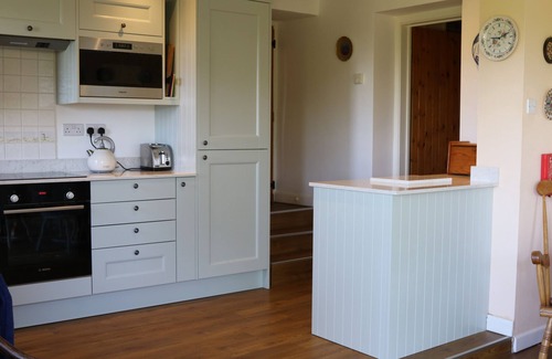 Newport Cottage | PENLLAIN, pet friendly, with open fire in Newport, Pembrokeshire