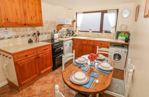 Penally Cottage | PENN LEA, family friendly, with a garden in Penally
