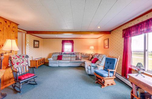 Town of Benton House | Penn Yan Vacation Rental Near Seneca and Keuka Lakes