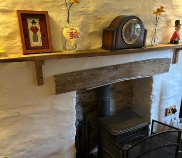 Mynachlogddu House | Penrallt-Fach Traditional Welsh cottage Pembrokeshire