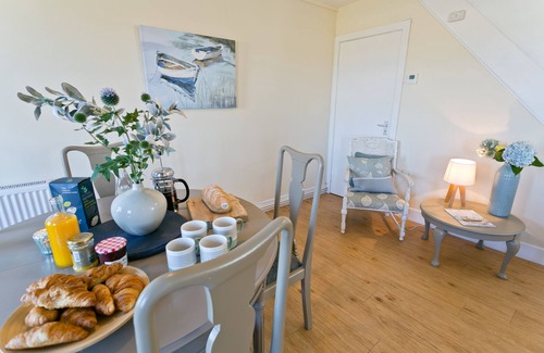 Aberffraw Apartment | Penrhyn Gwyn - a sea view that sleeps 4 guests in 2 bedrooms