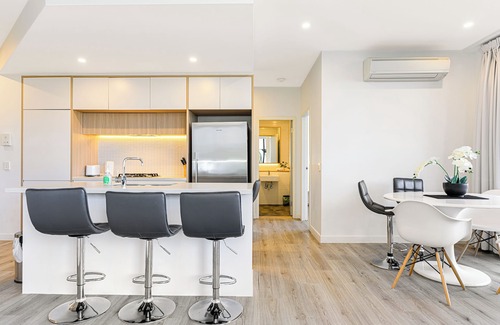 Penrith Apartment | Penrith 3Br apt close toTrain station & Shopping