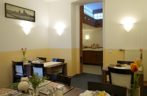 Deutz House | Pension am Helenenwall
