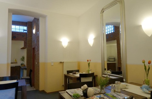 Deutz House | Pension am Helenenwall
