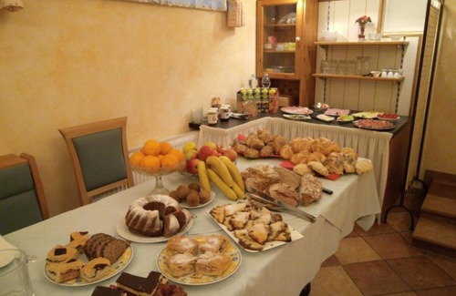 Anthering House | Pension Hiesel-Villa Untersbergblick
