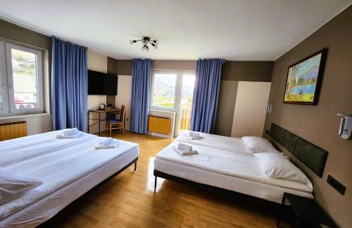 Zirovnica Bed & Breakfast | Pension Knafel