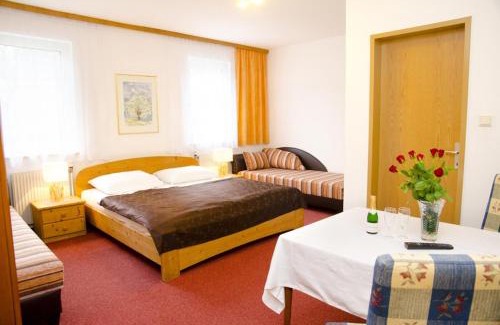 Pressbaum House | Pension Parzer Pressbaum bei Wien