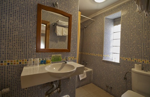 Aviles House | Pension Serafin