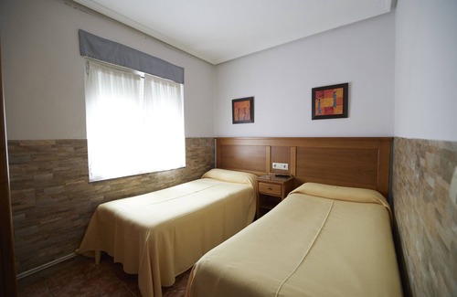 Aviles House | Pension Serafin