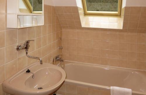 Teplice nad Metuji House | Pension Skály