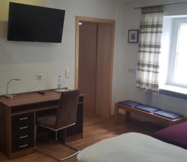 Langquaid Hotel | Pension "Zum Raubritter"