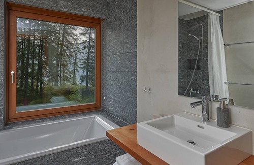 Mathon House | Pensiun Laresch