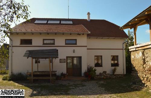 Ocland House | Pensiune Agroturistica Hanna