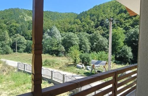 Bosorod House | Pensiunea acasă la Mami Jeni