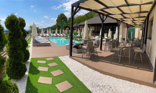 Pojejena House | Pensiunea Alexandra & SPA