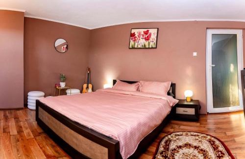 Novaci House | Pensiunea Anais