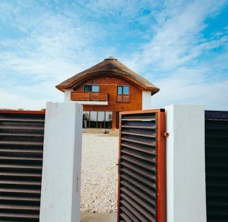 Razim Lake House | Pensiunea Căsuța cu Stuf