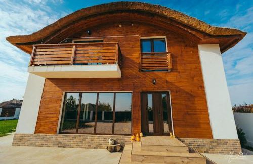 Razim Lake House | Pensiunea Căsuța cu Stuf