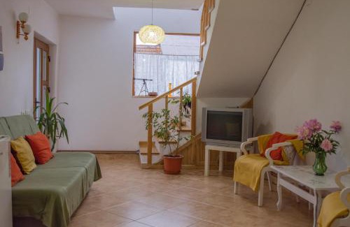 Corbeni House | Pensiunea Casa Elena