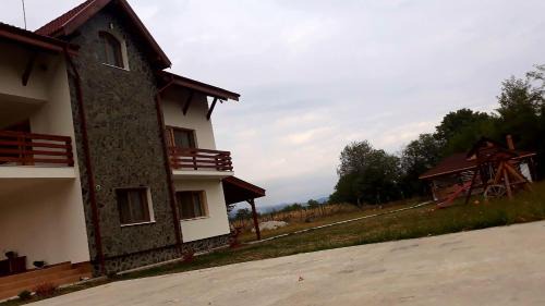 Polovragi House | Pensiunea Colț de rai