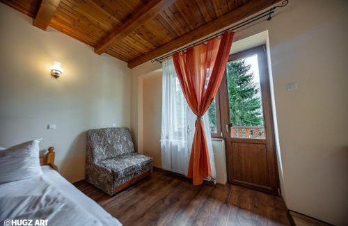 Baile Tusnad House | Pensiunea Flora