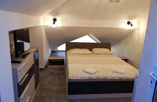 Lugoj House | pensiunea grecu