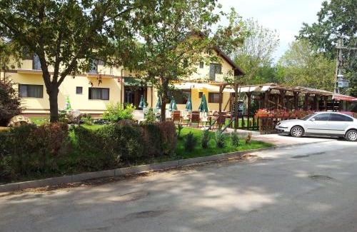 Arad House | Pensiunea Lunca