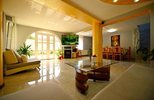 Hateg House | Pensiunea Mama Lia