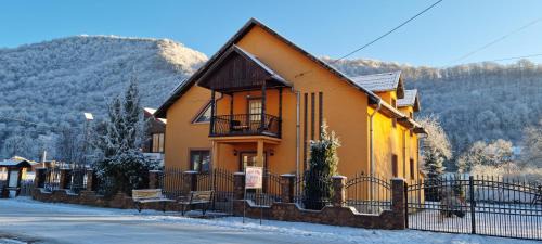 Polovragi House | Pensiunea Miraj
