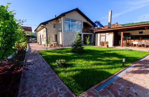 Eselnita House | Pensiunea SARRA