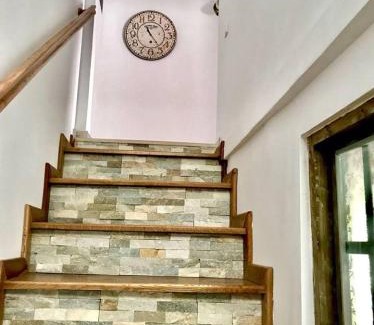 Hamcearca House | Pensiunea Turistica VALEA MIERII