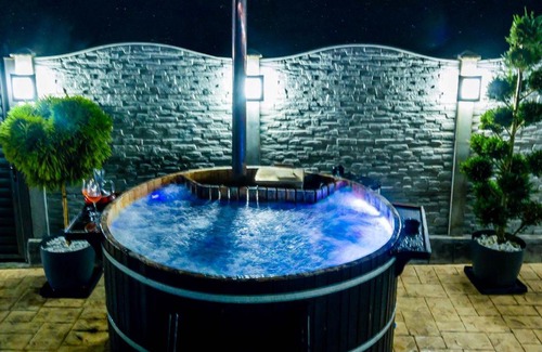 Novaci House | Pensiunea Valea Măgurii