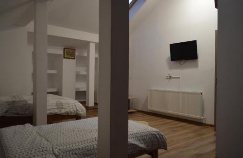 Barnova House | Pensiunea VisAventura